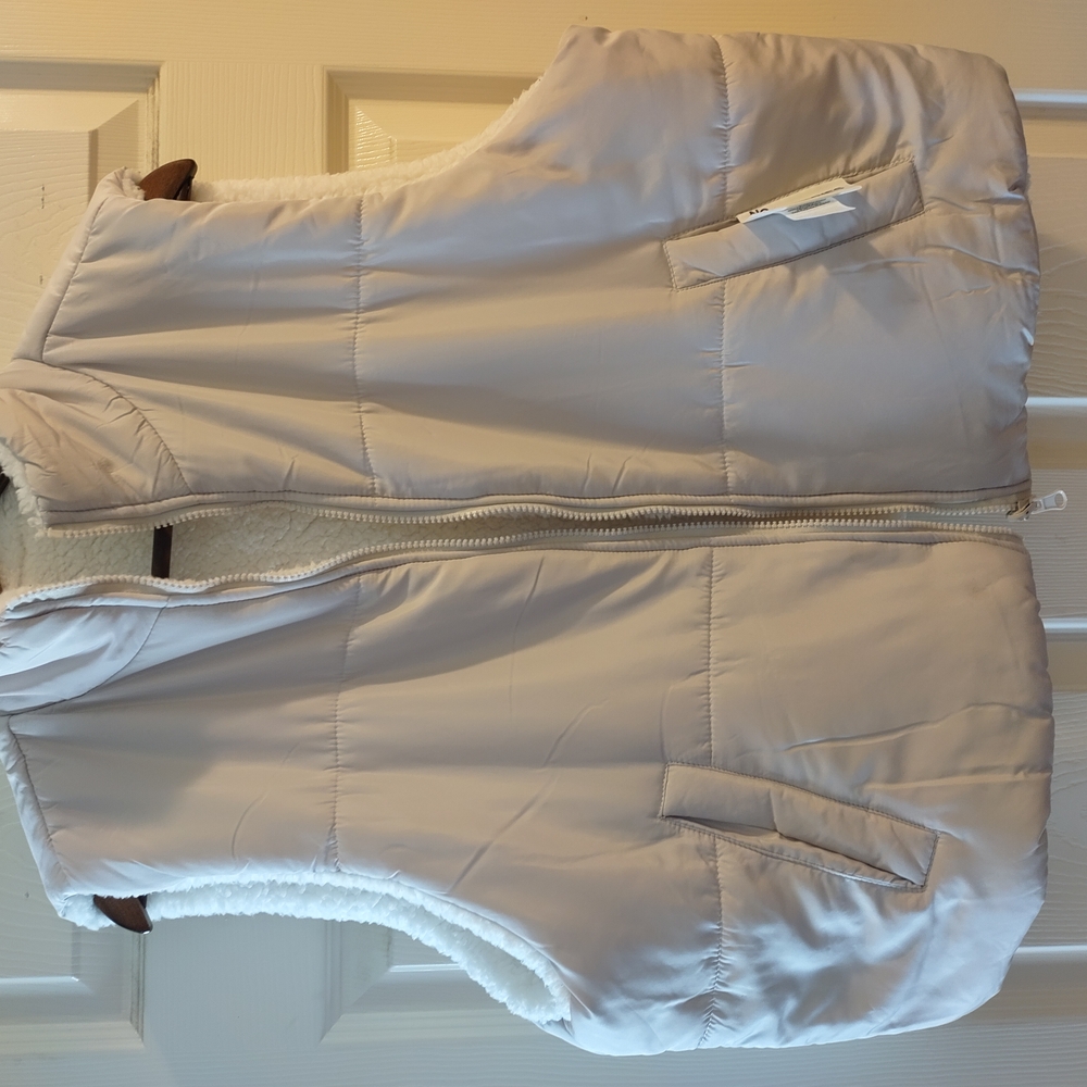 Elegant Cream Puffer Vest